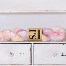 Load image into Gallery viewer, Granny's Bonnets