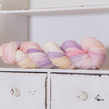 Load image into Gallery viewer, Granny's Bonnets