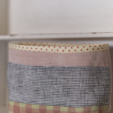 Load image into Gallery viewer, Linen Box Pouch

