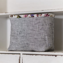 Load image into Gallery viewer, Linen Box Pouch
