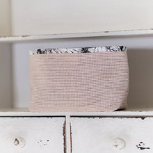 Load image into Gallery viewer, Linen Box Pouch
