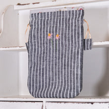 Load image into Gallery viewer, Daisy Design Hand Embroidered Notions Pouch
