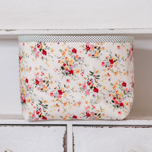 Load image into Gallery viewer, Bouquet of Flowers Box Pouch
