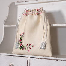 Load image into Gallery viewer, Vintage Embroidered project bag
