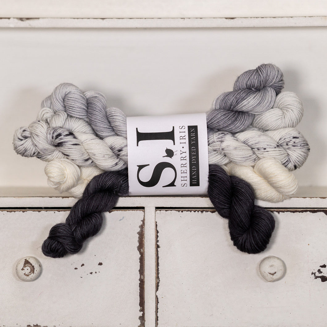 Pied Wagtail Mini Skeins