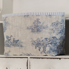 Load image into Gallery viewer, Pastorale Box Pouch - Larger Size

