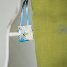 Load image into Gallery viewer, HAND EMBROIDERED LINEN PROJECT BAG
